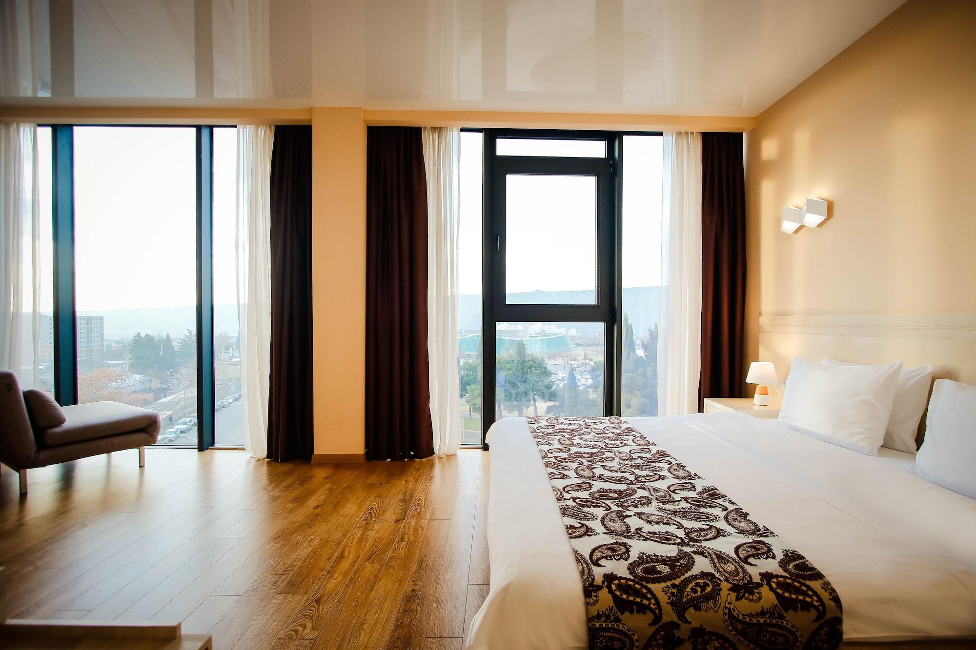Iveria Inn Hotel Tbilisi Exterior photo