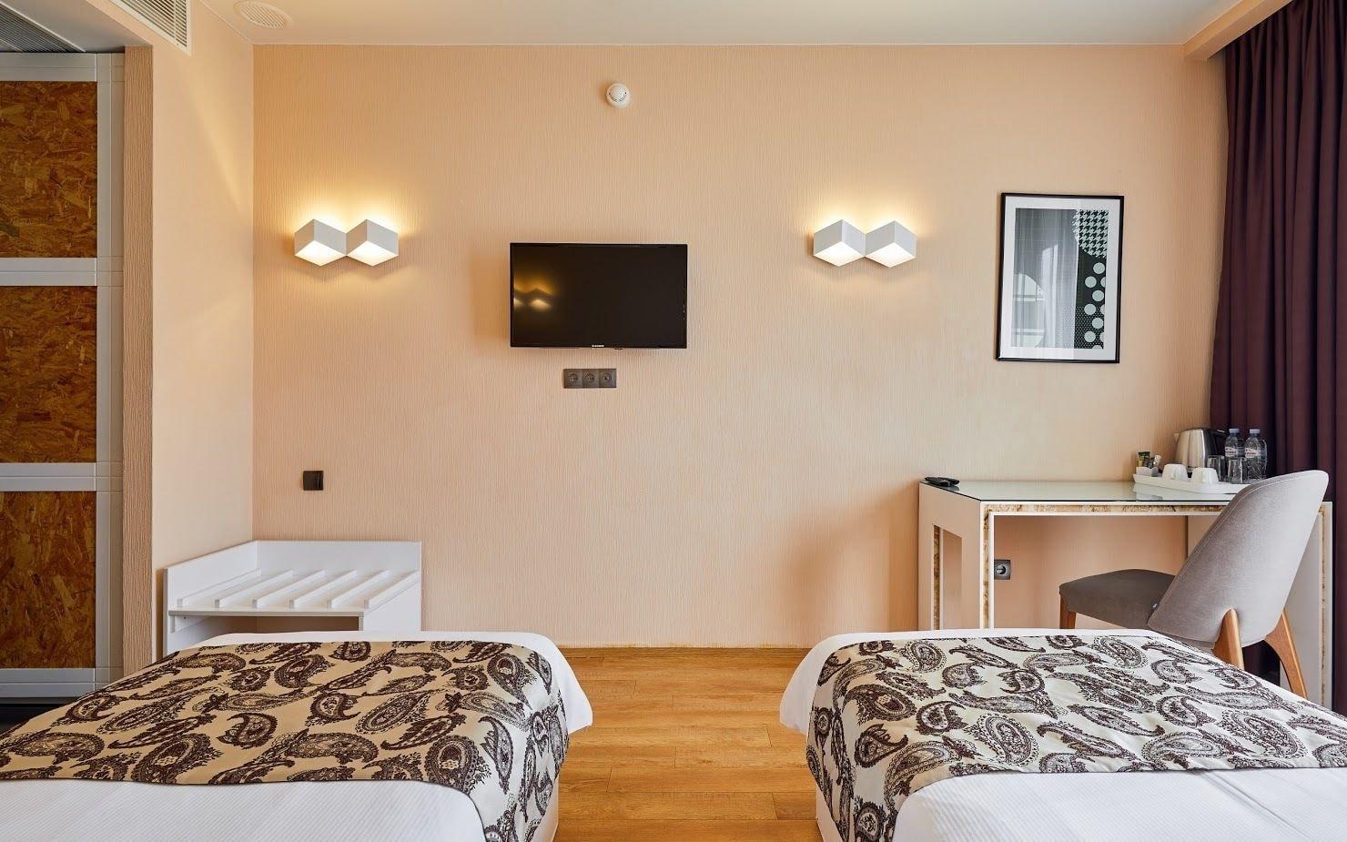 Iveria Inn Hotel Tbilisi Exterior photo