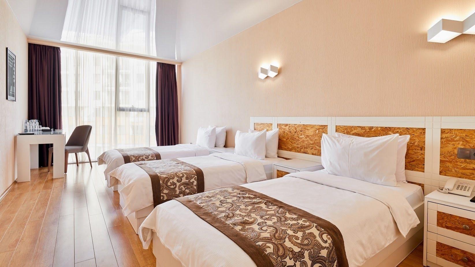 Iveria Inn Hotel Tbilisi Exterior photo