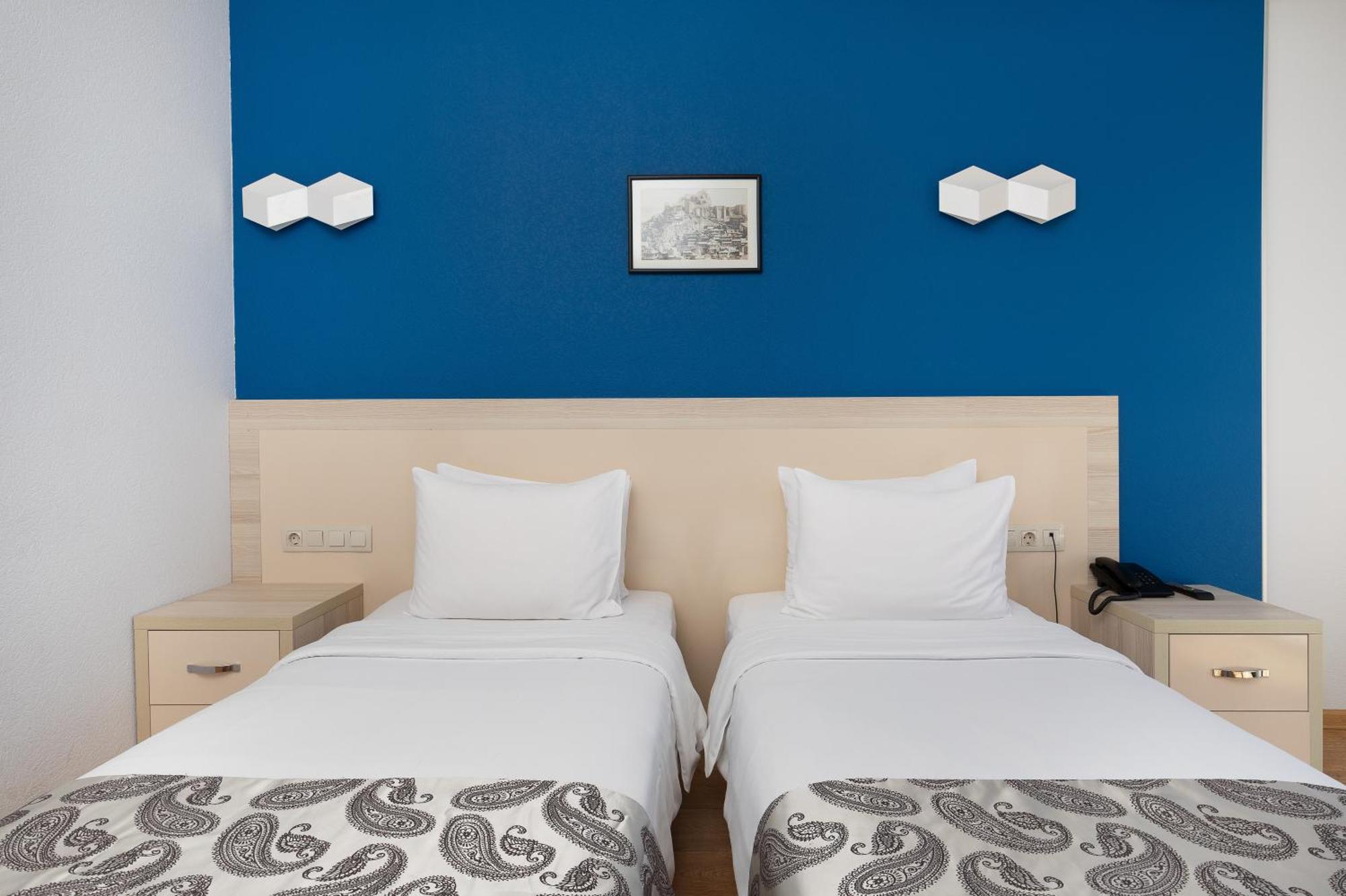 Iveria Inn Hotel Tbilisi Room photo