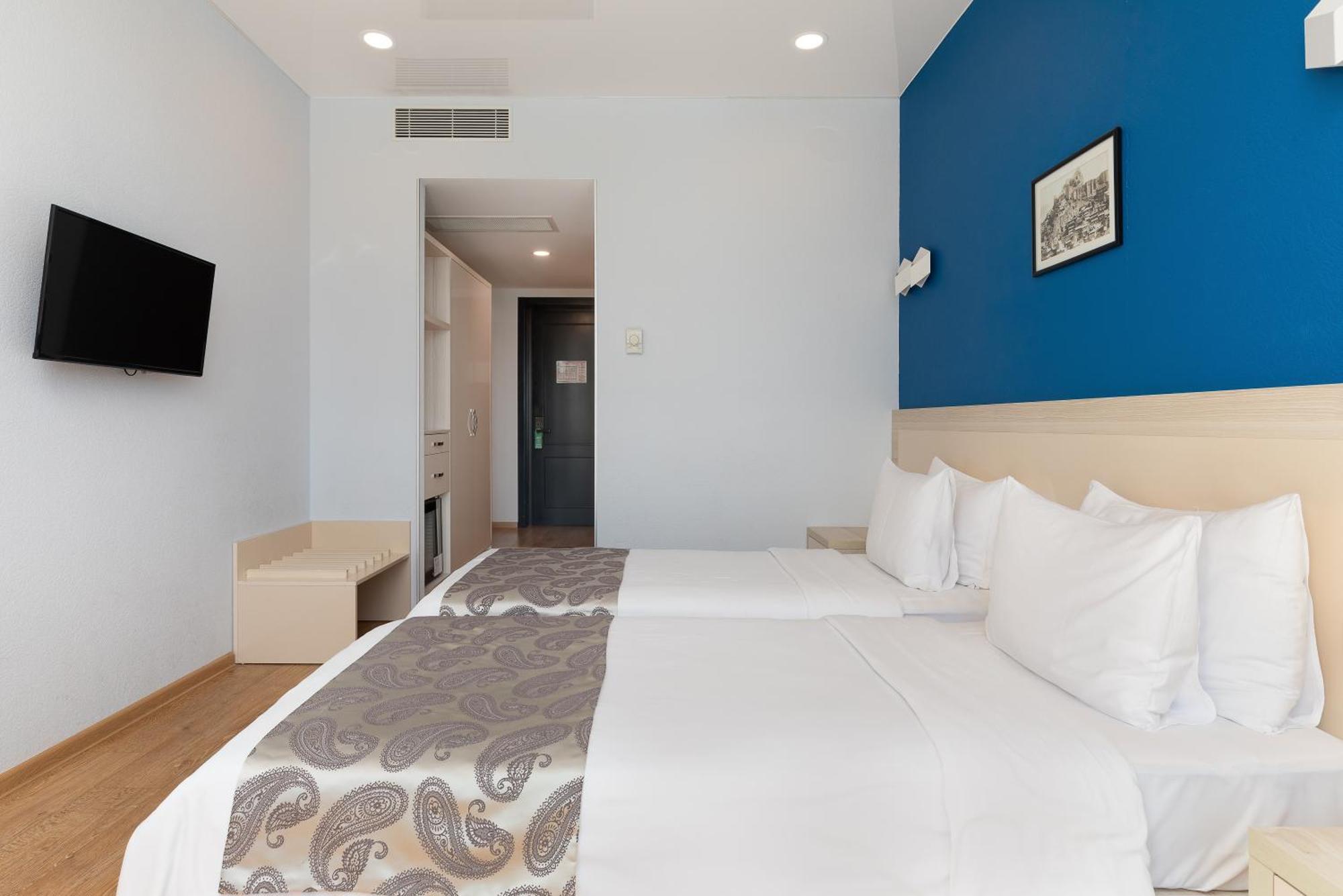 Iveria Inn Hotel Tbilisi Room photo